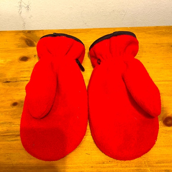 Unisex Red Disney 101 Dalmatians Mittens sz M / L - Picture 2 of 6